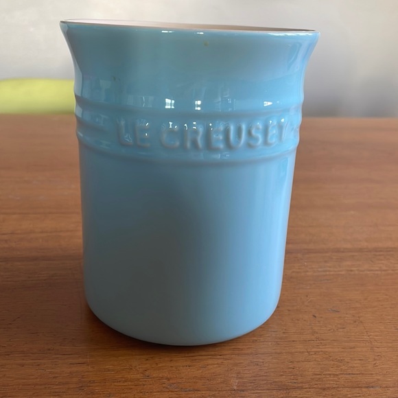 Le Creuset Kitchen Euc Le Creuset Utensil Holder Poshmark